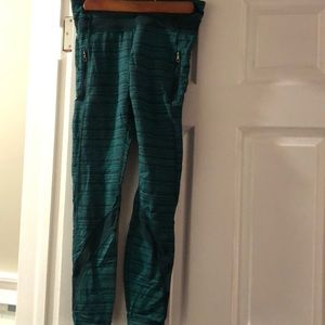 Lululemon Inspire crops